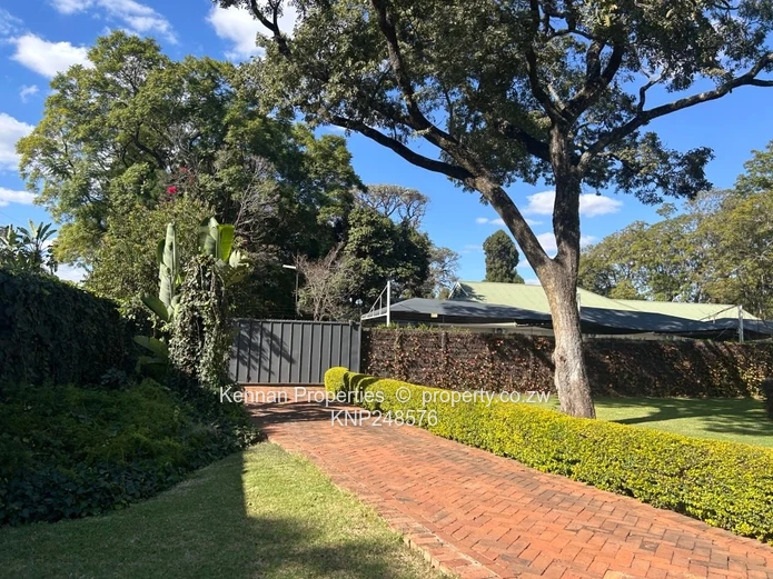 Charming Upmarket Family Home and Cottage