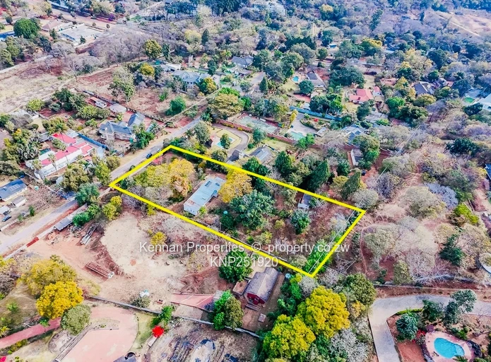 4 Bedroom house in Greystone Park with exceptional design potential.