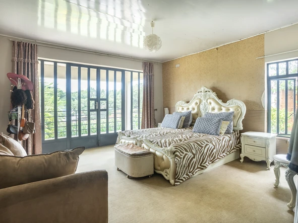 5 Bedroom House