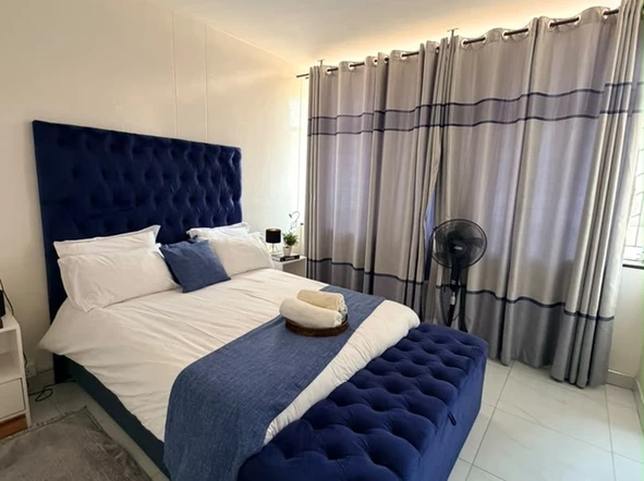 2 Bedroom Flat & Apartment