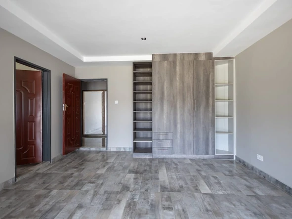 8 Bedroom House