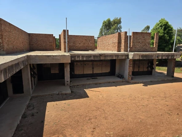 6 Bedroom House