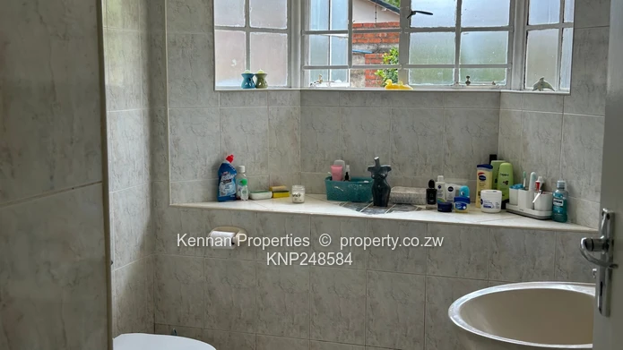 Prestigious Borrowdale Rental – Space, Comfort & Timeless Charm