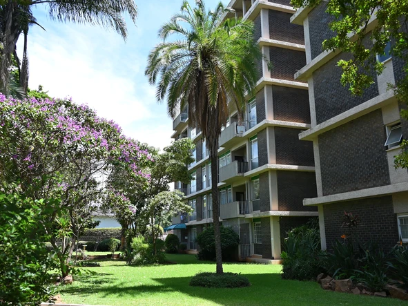Three bedroom flat in the Avenues