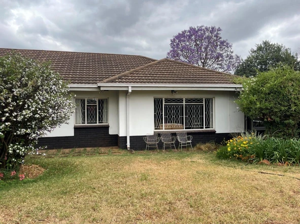 2 Bedroom Flat & Apartment