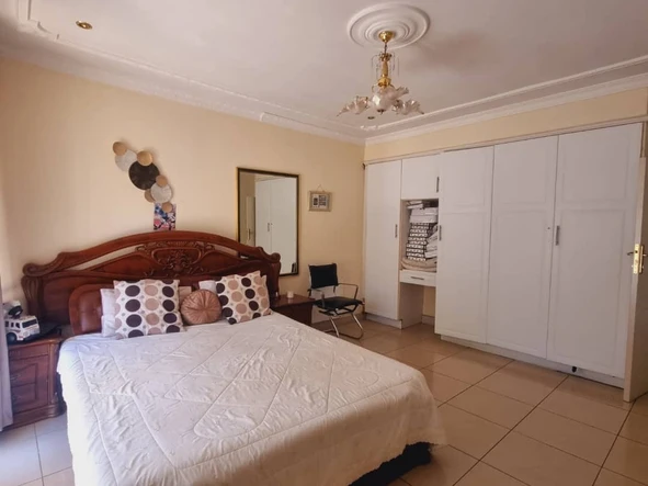 5 Bedroom House
