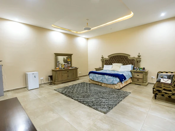 5 Bedroom House