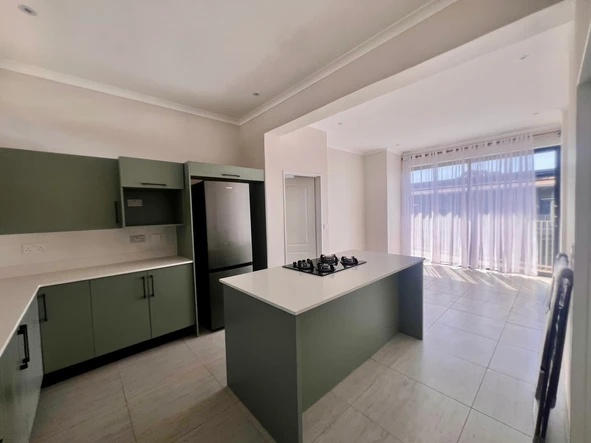2 Bedroom Flat & Apartment
