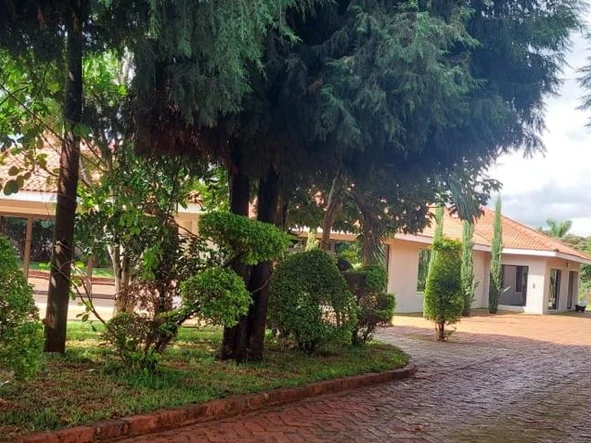 Spacious 5-Bedroom Family Home with Borehole in Mt Pleasant Heights