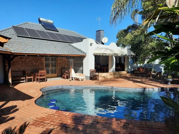 Beautifully Fitted 4 Bedroomed Family Home