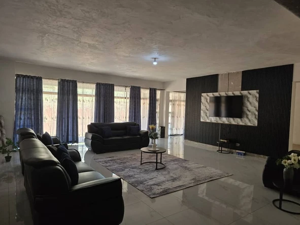 6 Bedroom House