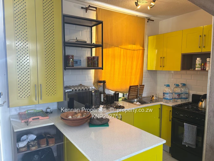 Furnished Duplex Apartment to Rent – Prime Avondale Location