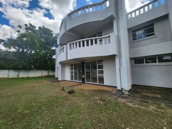 5 Bedroom Flat & Apartment