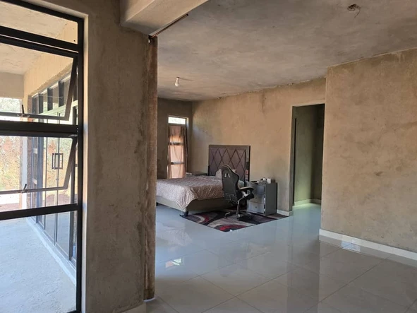6 Bedroom House