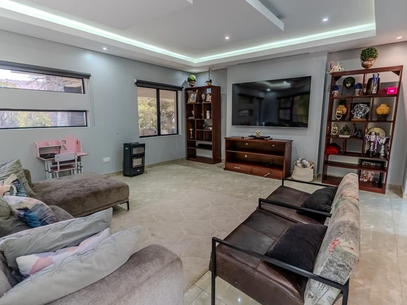 5 Bedroom House