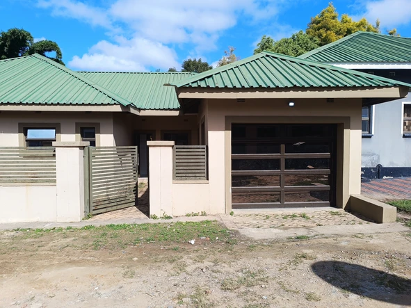 Immaculately finished 3 bedroomed Townhouse 