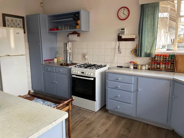 2 Bedroom Flat & Apartment