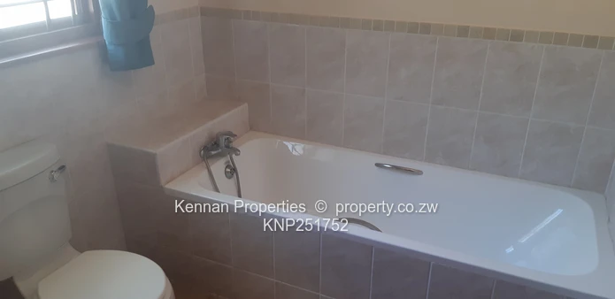 2 Bedroom Cottage In Helensvale (Sole Mandate)