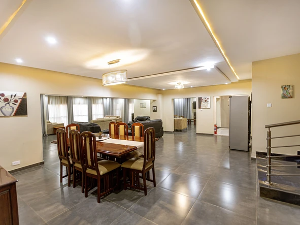 5 Bedroom House