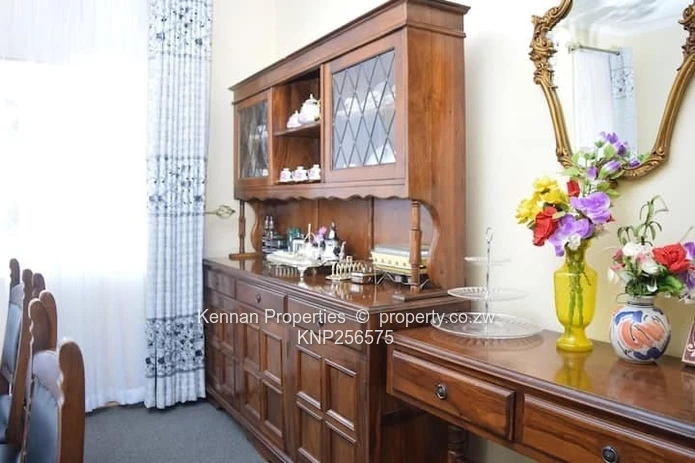 Attractive Furnished 4-Bedroom Family Home in Greystone Park (Sole Mandate)