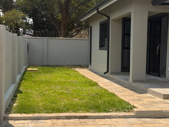 3 Bedroom Flat & Apartment