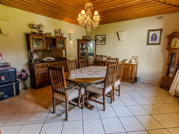 Beautifully Fitted 4 Bedroomed Family Home