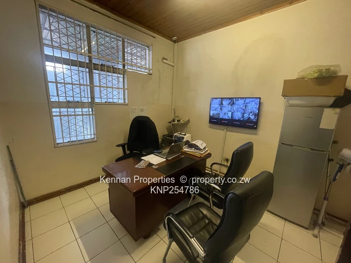 Factory / Warehouse In Southerton