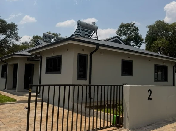 3 Bedroom Flat & Apartment