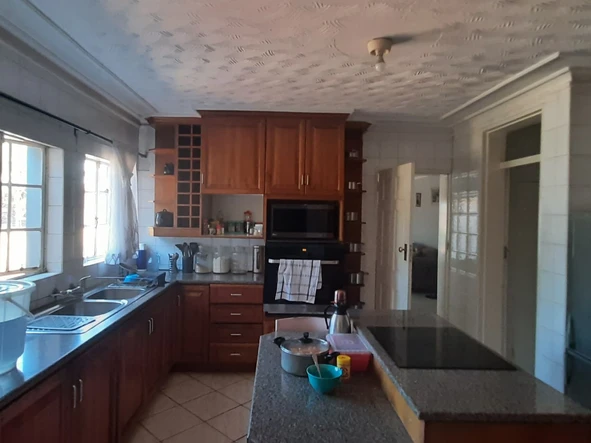5 Bedroom House