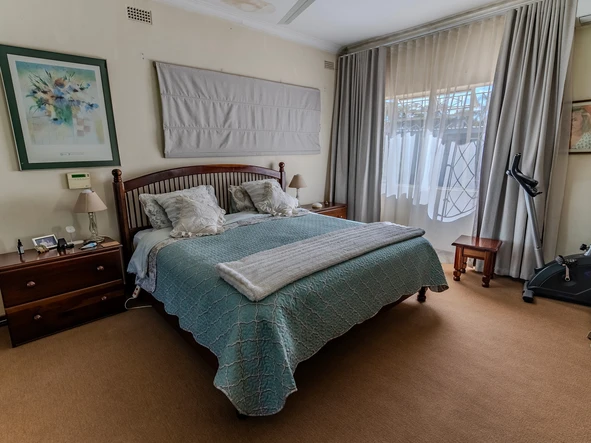 Beautifully Fitted 4 Bedroomed Family Home