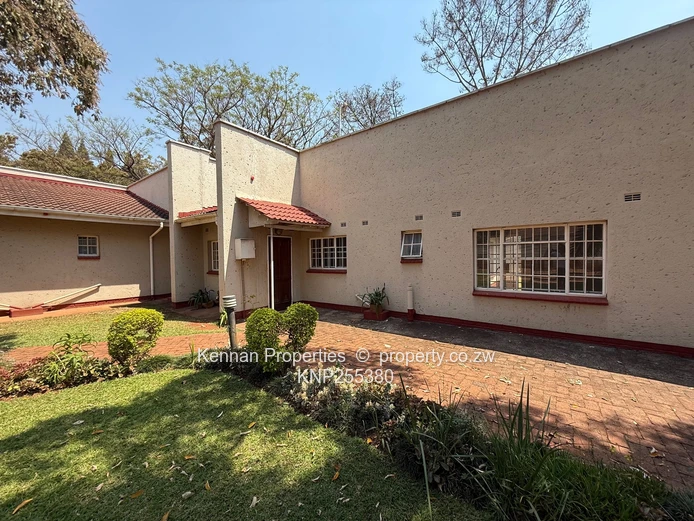3 bedroom cluster unit available for rent 
