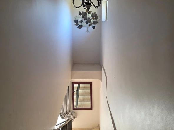 2 Bedroom Flat & Apartment