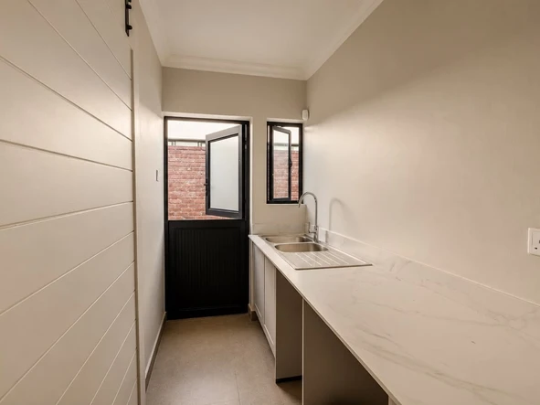 3 Bedroom Flat & Apartment